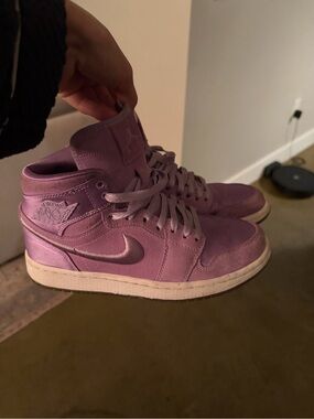 Jordan 1 Retro Women’s Sneakers in Purple